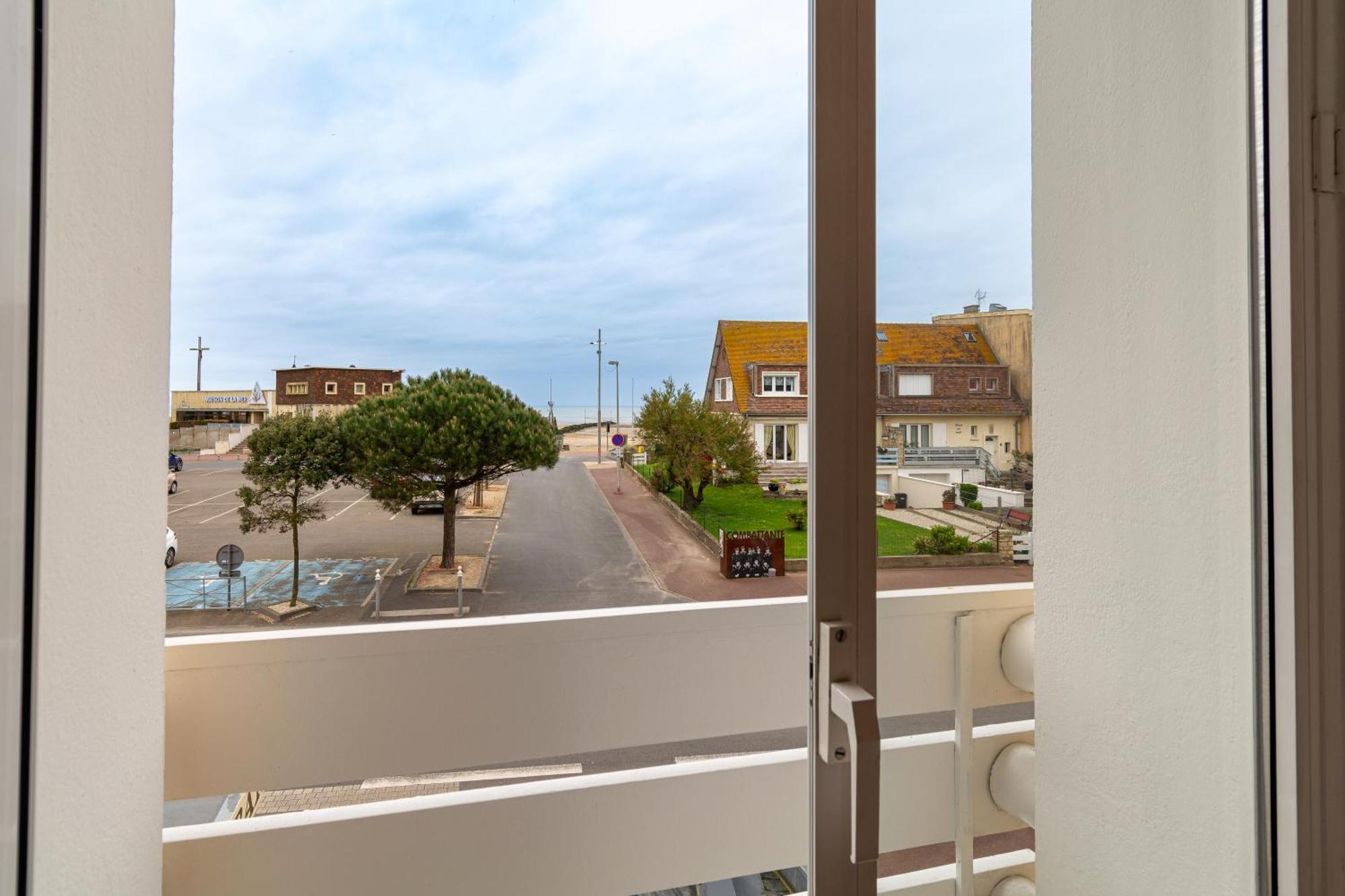 Hotel De La Plage Courseulles-sur-Mer Εξωτερικό φωτογραφία